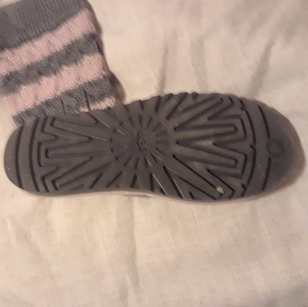 Sz. 7 UGG Crochet pink gray boots Make OFFER!